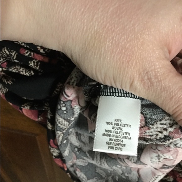 Sleeveless blouse, NWT, black & brown tones - Picture 5 of 5